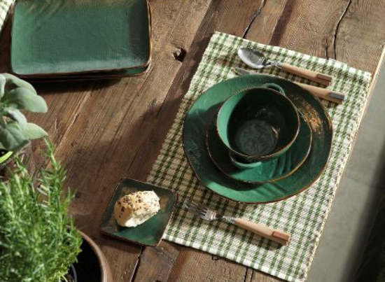 Toscaans aardewerk servies voor een perfect etentje in de zon